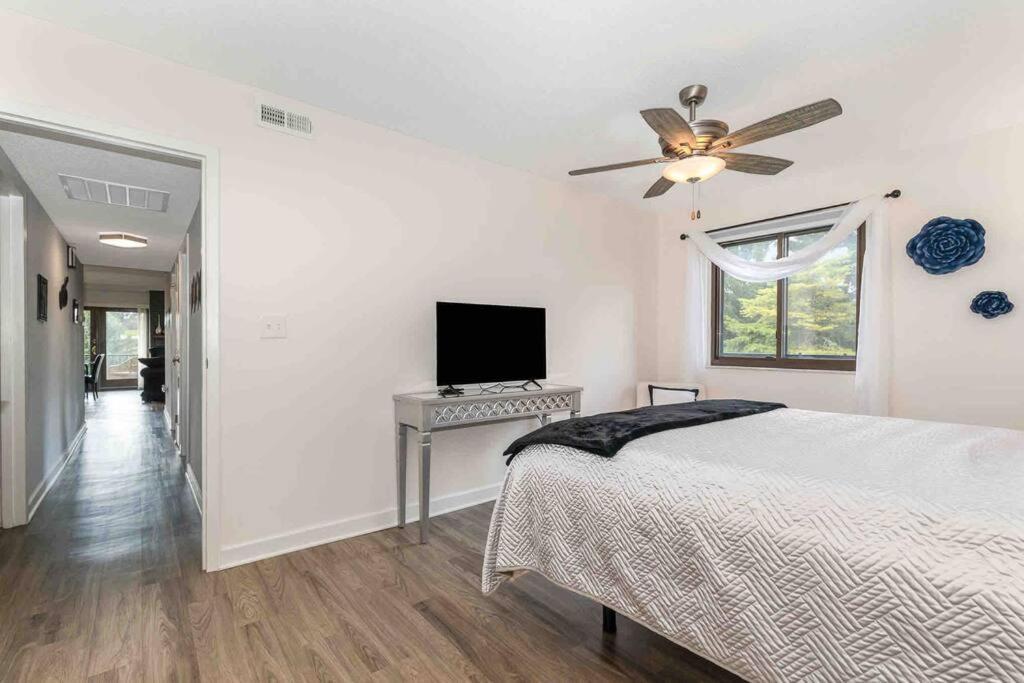Large, Stunning Elvis Themed Condo,10 Min From Cvg Florence Eksteriør billede