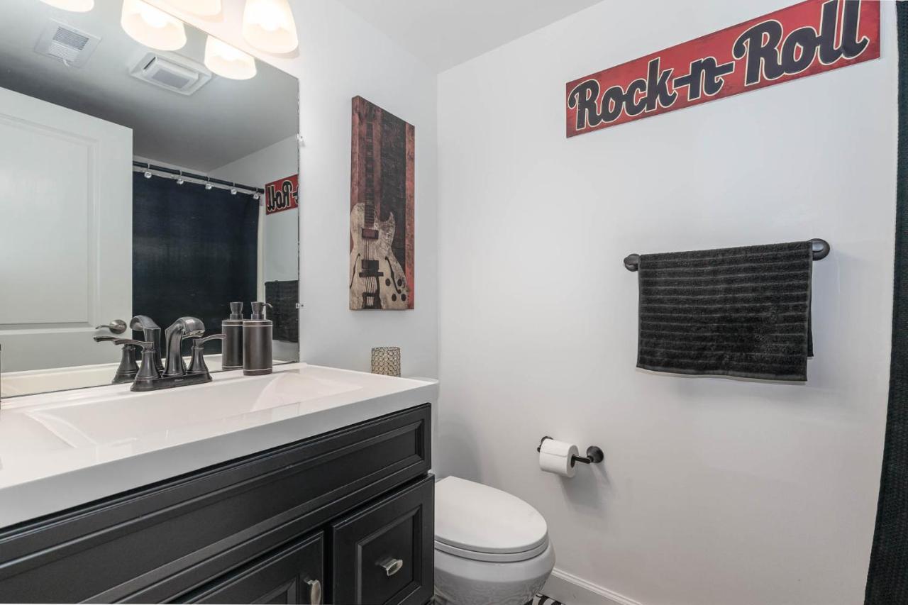 Large, Stunning Elvis Themed Condo,10 Min From Cvg Florence Eksteriør billede